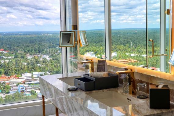 ROOM & SUITES